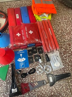 Výbava do auta vše za 1000,- - 3