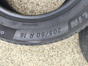 Pneu Michelin 205/60R16 - 3
