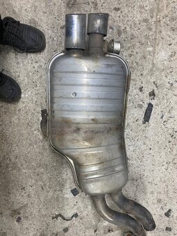 Tlumíc výfuku e46 330i - 3