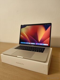 Apple MacBook Pro 15 2017 – i7 | 16GB | 512GB - 3