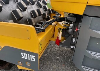 Valec Volvo SD115 - 3