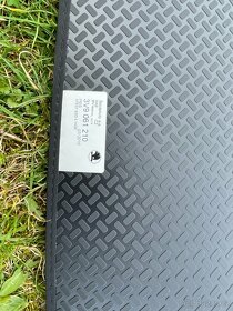 Prodám-Gumotextilní rozkládací koberec do Škoda Superb 3 - 3
