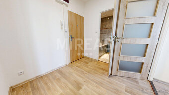 Praha 12 Modřany, pronájem bytu 2 + kk + L, 44 m2, okr. Prah - 3