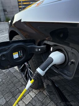 BMW 530e X-Drive Plug-in hybrid M Packet, rok 2021 - 3