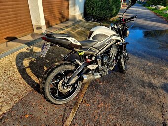TRIUMPH STREET TRIPLE 765 R 2024 - 3