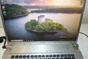 Sony Vaio VGN-FV11S - 3