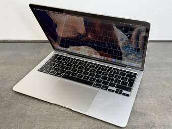MacBook Air 13'' 2020 / M1 / 8GB / 256GB SSD / Silver - DP - 3