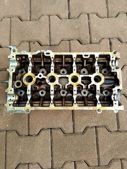 Hlava motoru Renault 1.6 16v - 3