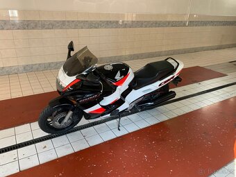 Honda CBR 1000f - 3