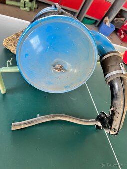 prodám vzduchový filtr včetně držáku - 3