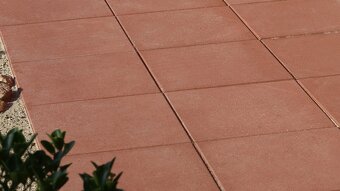 Velkoplošná zámková dlažba 40x40 a 30x30červená - 3