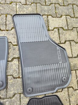 Originální gumové koberce Škoda Superb 2 - 3