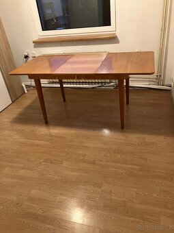 Rozkládací jídelní stůl - 3