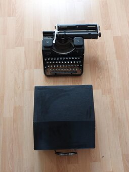 Starý psací stroj Hermes - krásná dekorace - 3