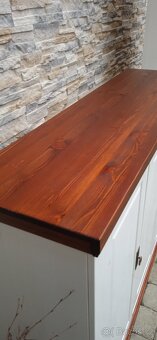 Bílá dřevěná komoda - 3