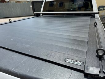 RAM 1500 - roleta RETRAX XR, delka 6,4" - 3