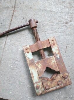 instalatérský svěrák - 3
