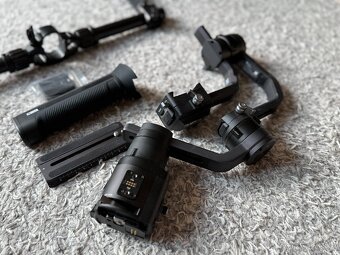 DJI Ronin S + SmallRig duální grip - 3