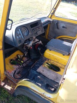 Kabina Avia 31 turbo - 3