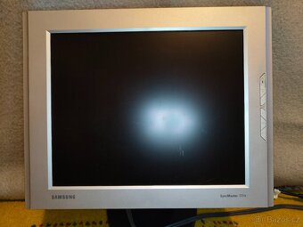 LCD monitor Samsung - 3