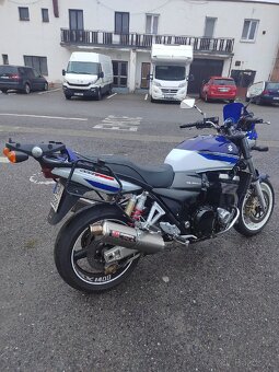Suzuki GSX 1400 - 3