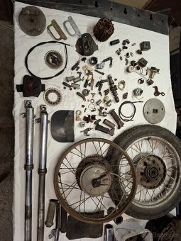 jawa díly pérák pařez kývačka - 3