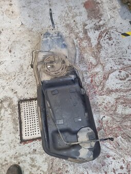 Prodám nádrž z jeep grand Cherokee - 3