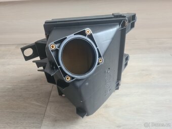 NOVÝ Vzduchový filtr Superb 1 - 2,8i V6 - ORIGINÁL - 3
