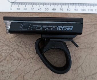 Prodám přední světlo na kolo zn. Force Alert - 3