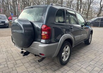 Toyota Rav4 2.0 D-4D 4x4 nafta manuál 85 kw - 3