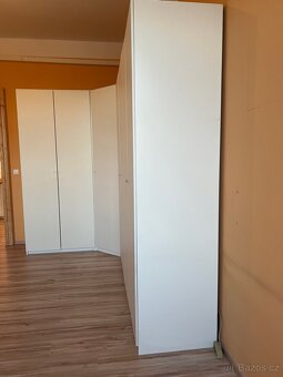 Rohová sestava- skříně do obývacího pokoje IKEA - 3