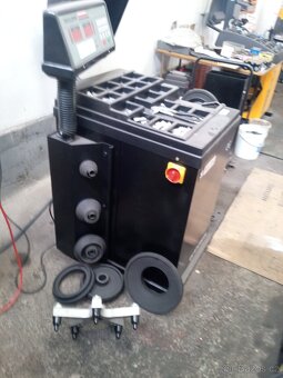 Prodám Novou vyvažovacku nákladních kol - 3
