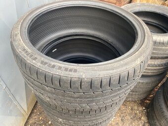 235/35r19 - 3
