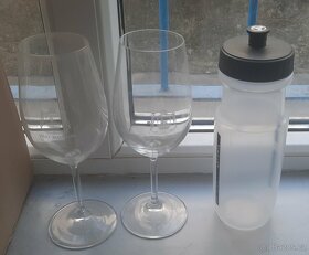 Sklo, panákovky, hrnky, ubrusy - 3