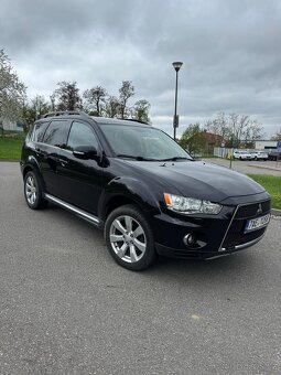 Mitsubishi Outlander - 3