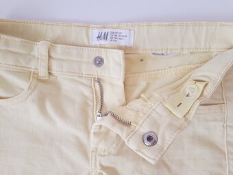 ŠORTKY S KRAJKOU • DŽÍNOVÉ KRAŤASY • H&M vel. 128 - 3