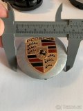 Porsche středové krytky (pokličky) 56mm 2.barvy - 3