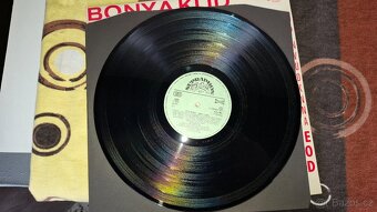 Bony a klid-Dirty money LP - 3