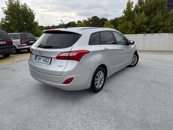 Hyundai i30 1.6 CRDi/81kW Trikolor - 3
