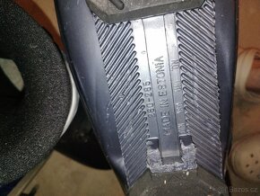 Lyžařské vybavení - 3