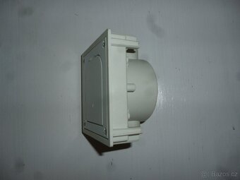 Podlahová zásuvka 230V/16A - 3