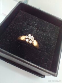Zlatý prsten s diamanty; 2,28g, 57mm - 3