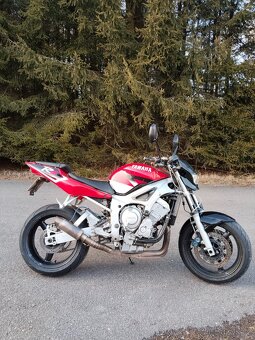 Yamaha R6 - 3