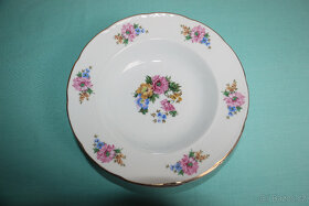 JÍDELNÍ PORCELÁNOVÝ SERVIS - 3