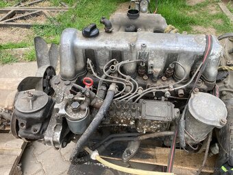 Mercedes 300D OM 617 2x motor. - 3