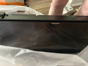 LED televize Samsung UE40EH5300W - 3