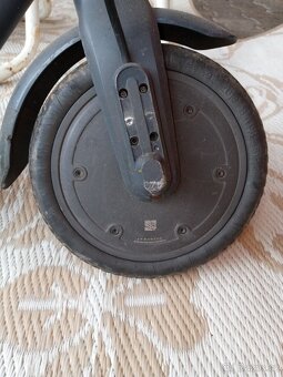 Elektro kolo 8,5". Xiaomi scooter 3 _ 350w _ PLNĚ POJÍZDNÉ - 3