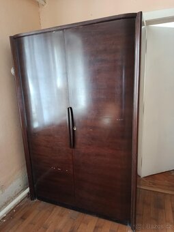 Prodám starý nábytek – vhodný na chalupu nebo k renovaci - 3