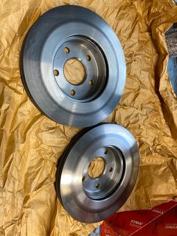 Kotouče na Volvo S40 - 3