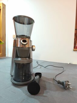 Kávovar + kafe mlýnek - 3